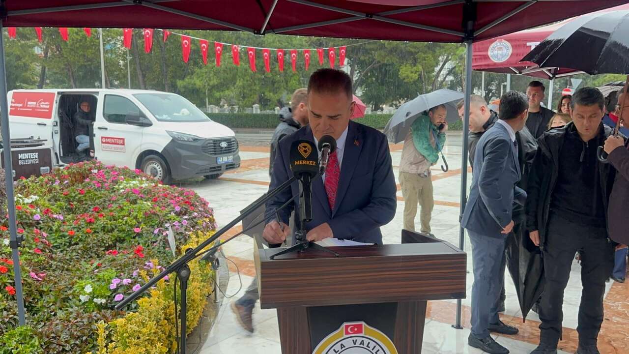 Muğla’da Cumhuriyet Bayramı Töreni Sağanak Yağış Altında Başladı 6